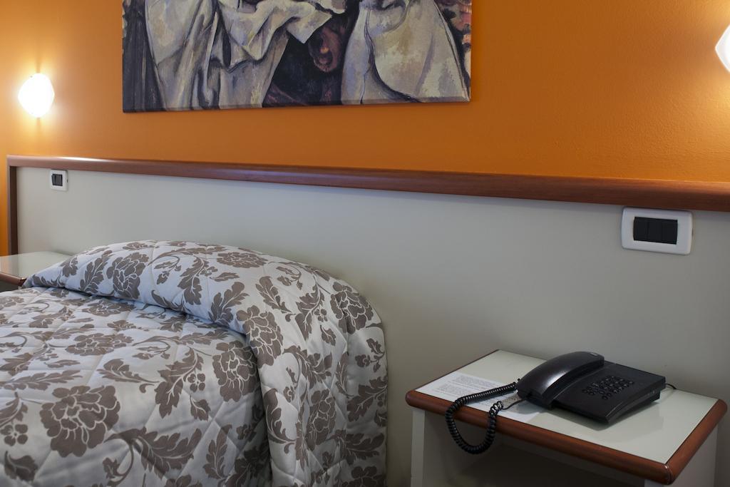 Albergo Da Carlo Vittorio Veneto Habitación foto